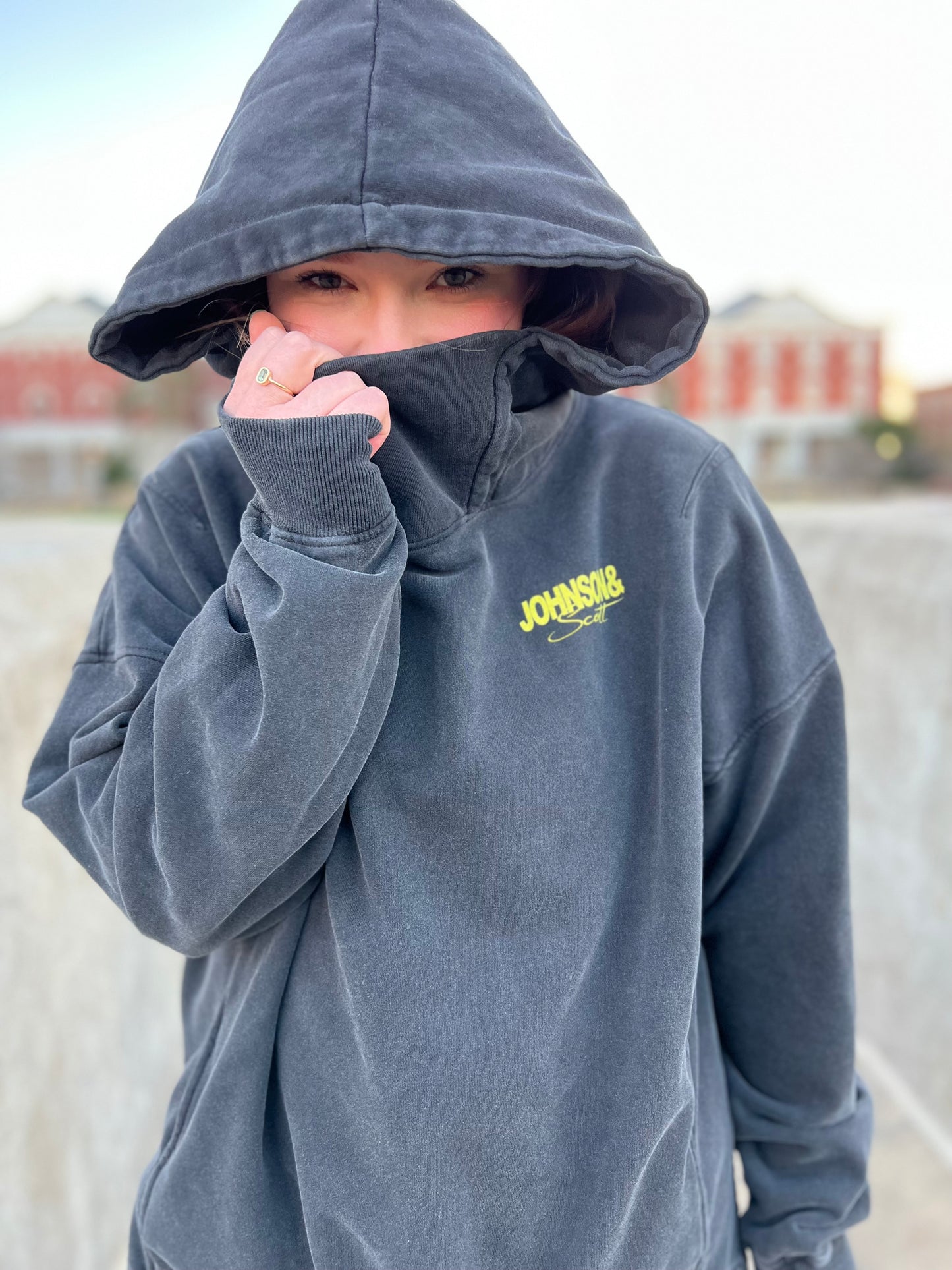 SIGNATURE LOGO TURTLENECK HOODIE