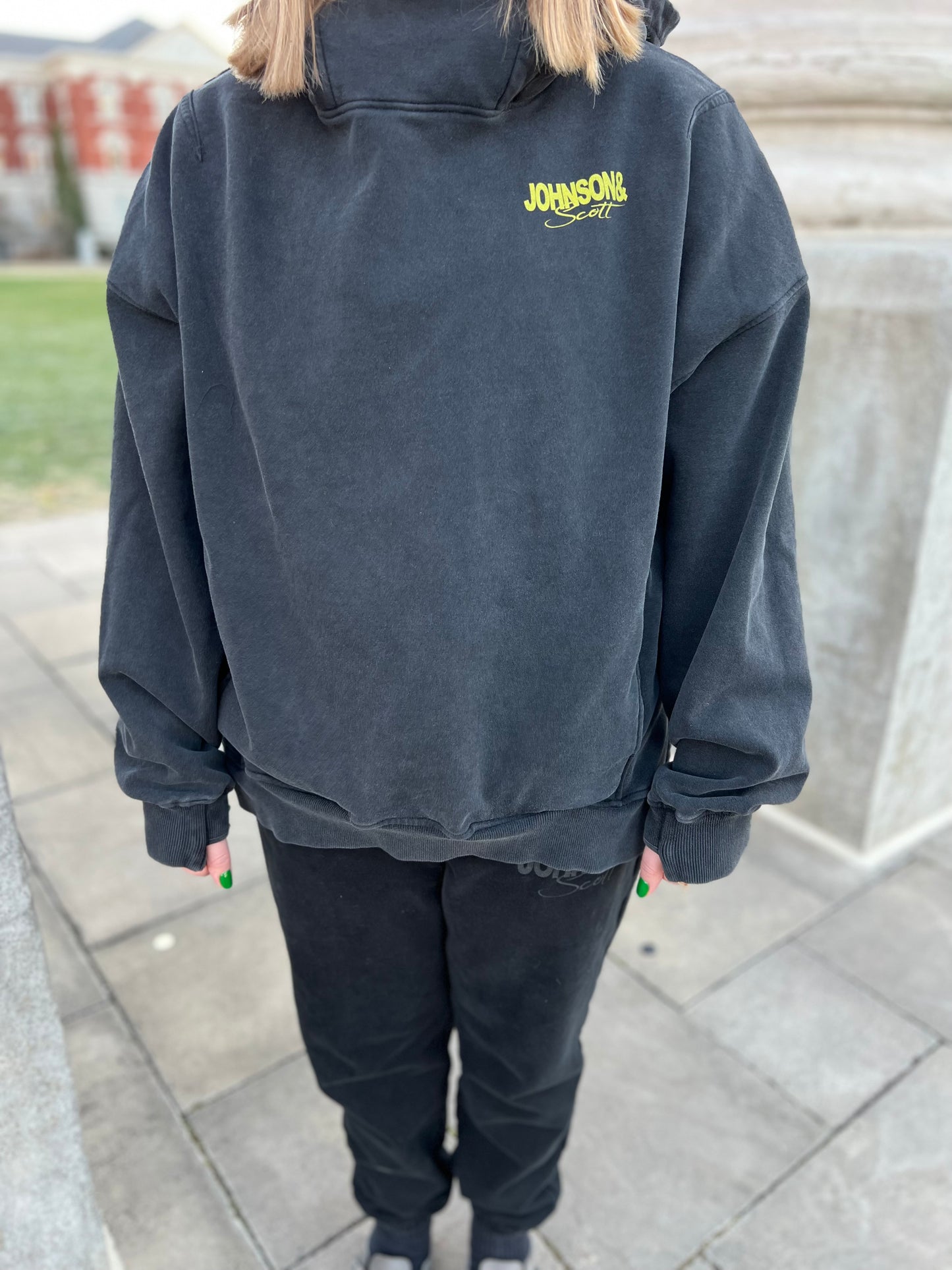 SIGNATURE LOGO TURTLENECK HOODIE