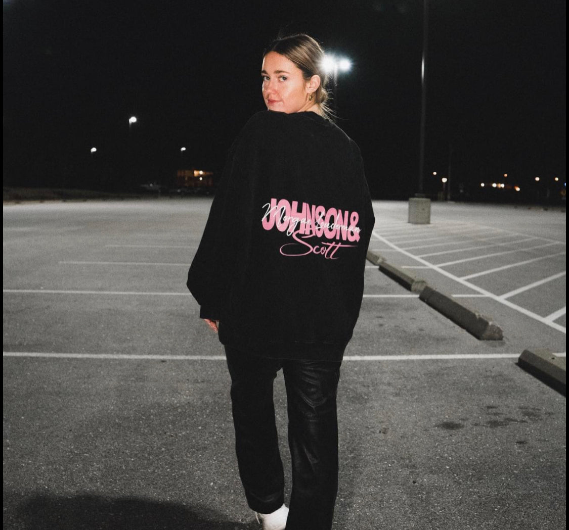 'HOMETOWN HEARTS' HEAVYWEIGHT CREWNECK